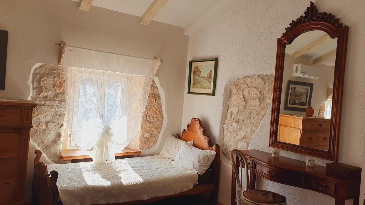 Villa Kazun With Private Pool And Two Gardens Marčana Extérieur photo